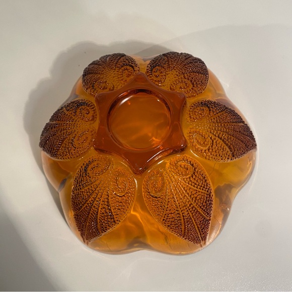 Vintage Anchor Hocking Beaded Leaf Design Amber Glass Bowl - Picture 3 of 8